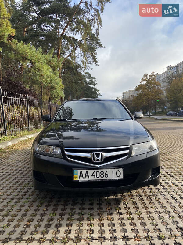 Седан Honda Accord 2006 в  фото Седан Honda Accord 2006 в