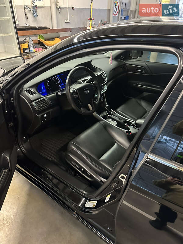 Седан Honda Accord 2014 в Николаеве