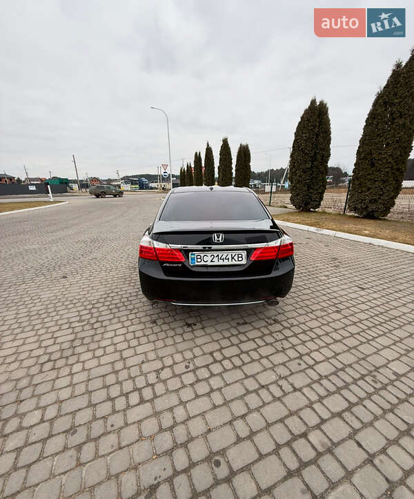 Седан Honda Accord 2015 в Львові