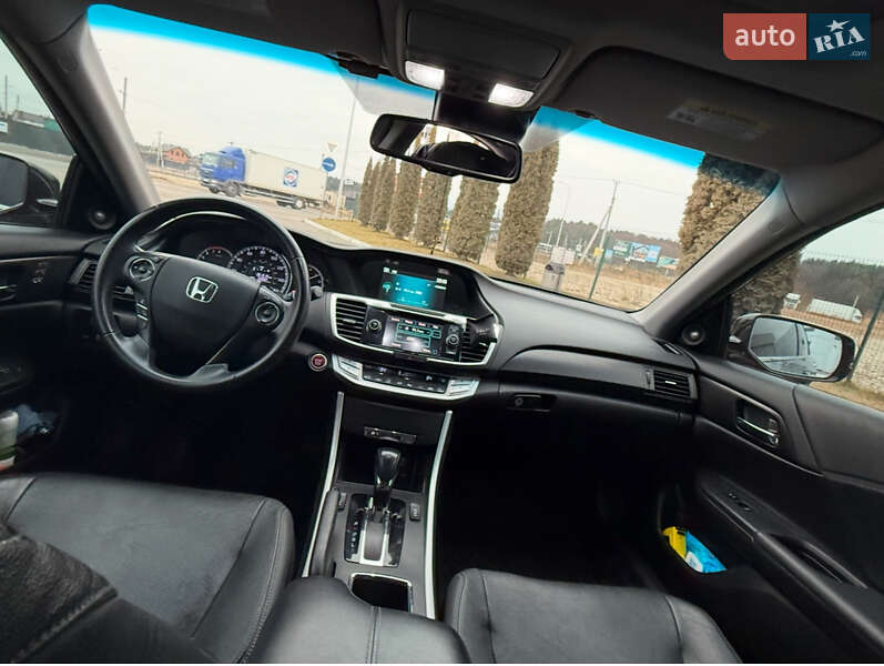Седан Honda Accord 2015 в Львові
