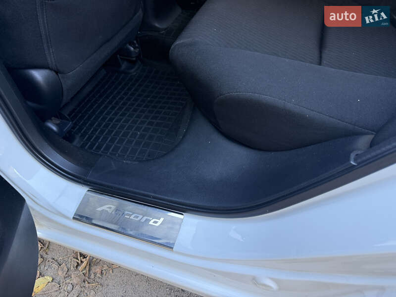 Седан Honda Accord 2013 в Киеве фото 31 Седан Honda Accord 2013 в Киеве