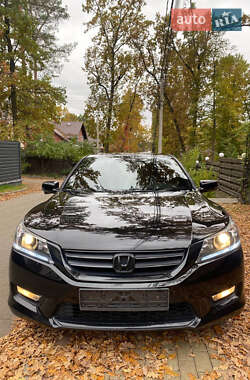 Седан Honda Accord 2012 в Києві