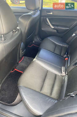 Седан Honda Accord 2004 в  фото 4 Седан Honda Accord 2004 в