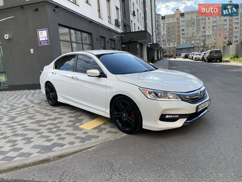 Седан Honda Accord 2016 в Киеве