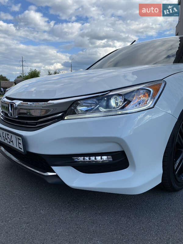 Седан Honda Accord 2016 в Киеве