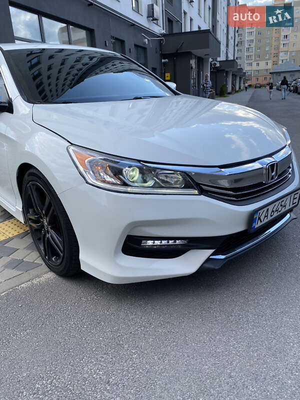 Седан Honda Accord 2016 в Киеве