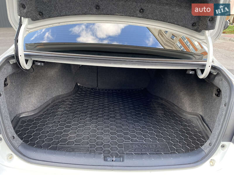 Седан Honda Accord 2016 в Киеве