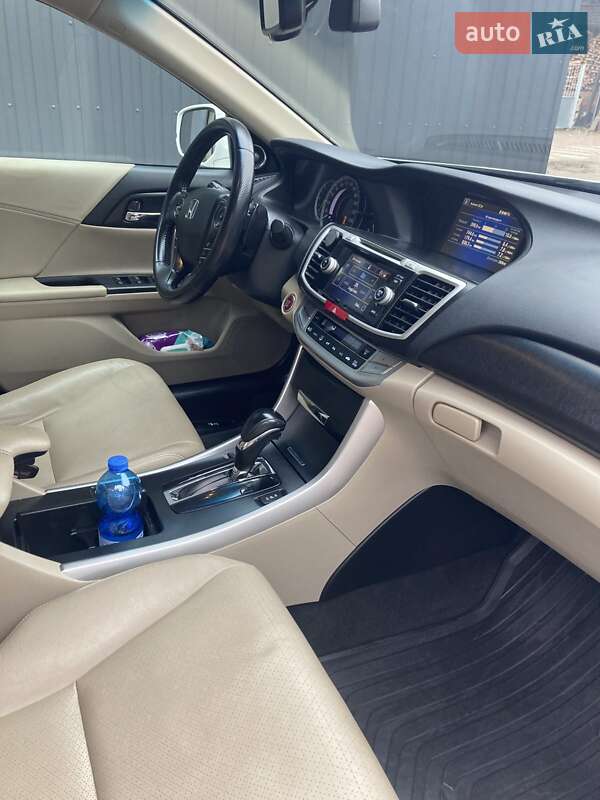 Седан Honda Accord 2014 в Чернигове