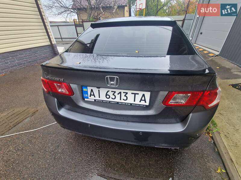 Седан Honda Accord 2010 в Глевасі