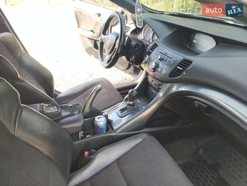 Седан Honda Accord 2012 в Первомайську