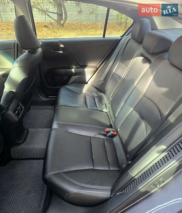 Седан Honda Accord 2015 в Дніпрі