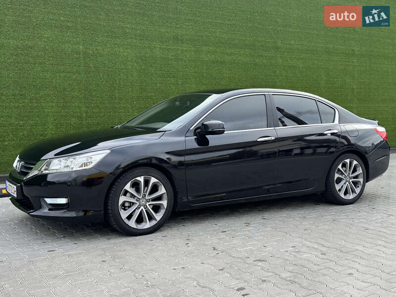 Седан Honda Accord 2013 в Києві