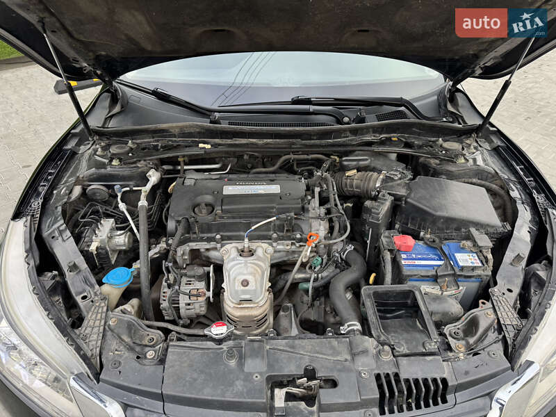 Седан Honda Accord 2013 в Києві