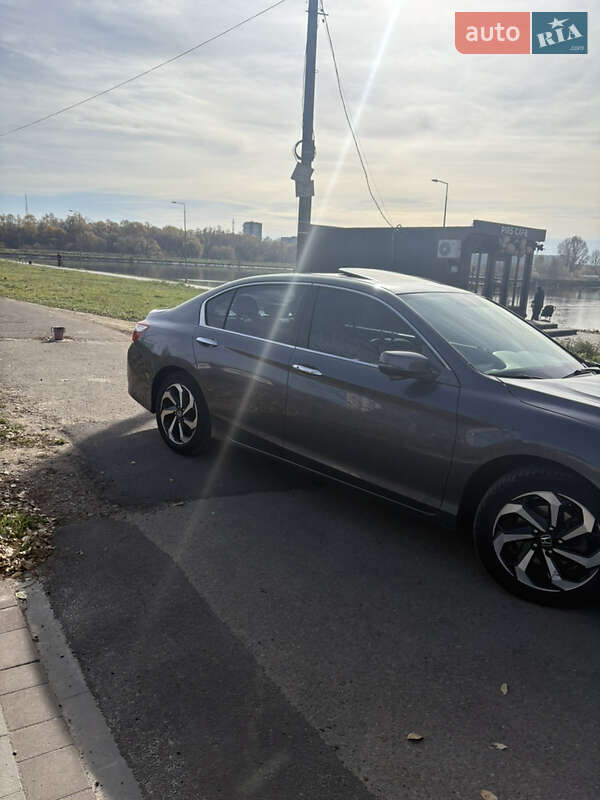 Седан Honda Accord 2017 в Івано-Франківську