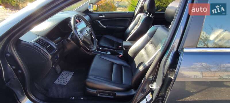 Седан Honda Accord 2005 в Дніпрі