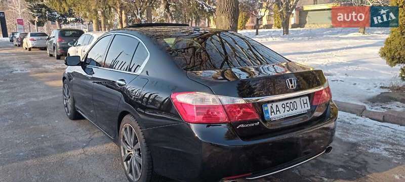 Седан Honda Accord 2012 в Житомире