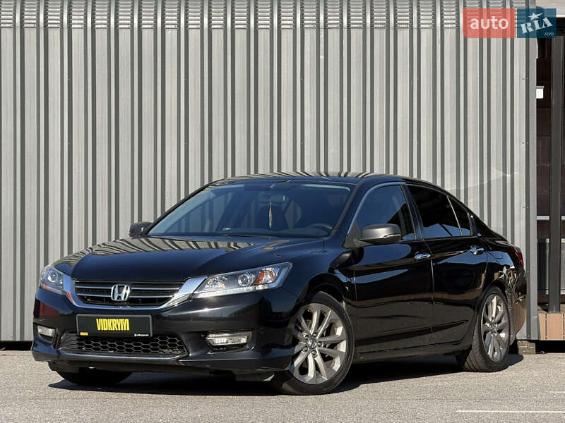 Седан Honda Accord 2015 в Киеве