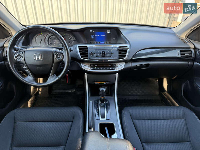 Седан Honda Accord 2015 в Киеве