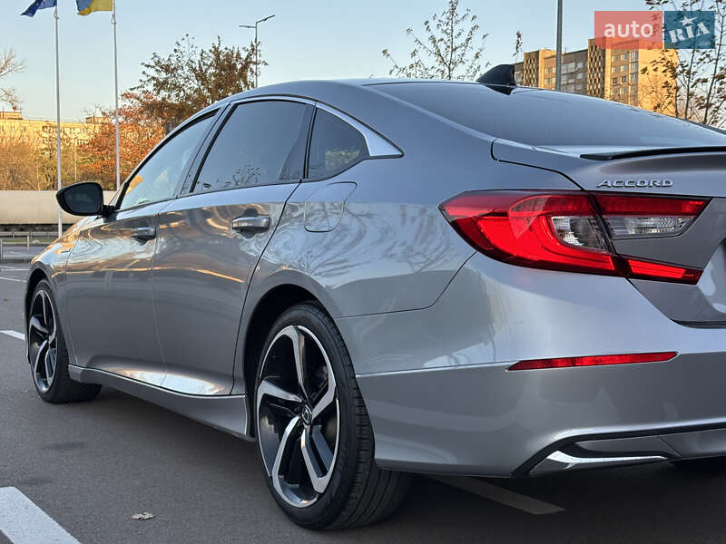 Седан Honda Accord 2022 в Киеве