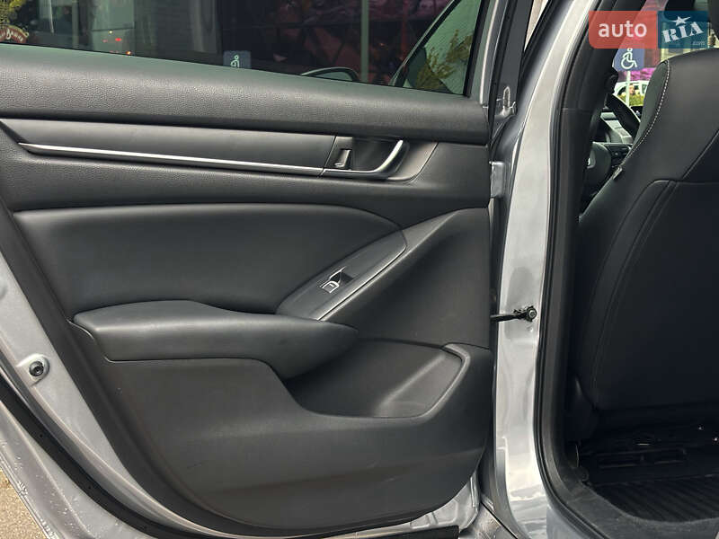 Седан Honda Accord 2022 в Киеве