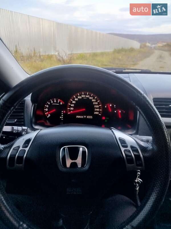 Седан Honda Accord 2004 в Ужгороде