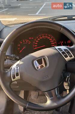 Седан Honda Accord 2004 в Киеве