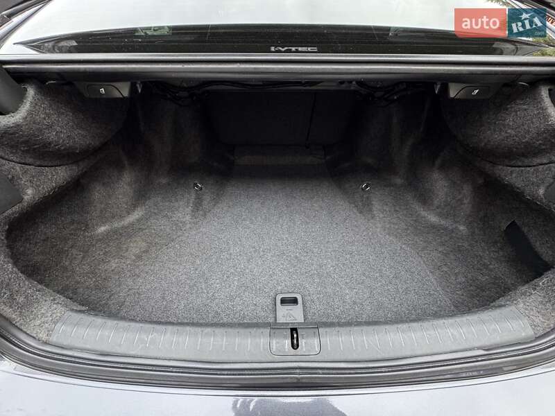 Седан Honda Accord 2012 в Виннице