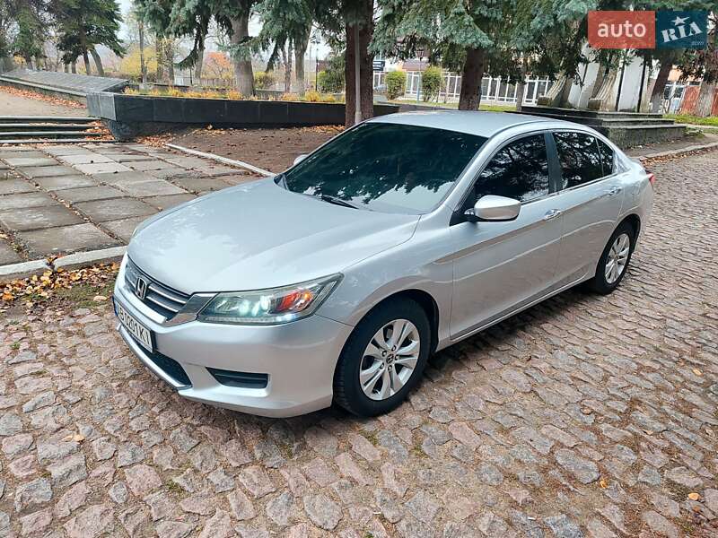 Седан Honda Accord 2013 в Тульчине