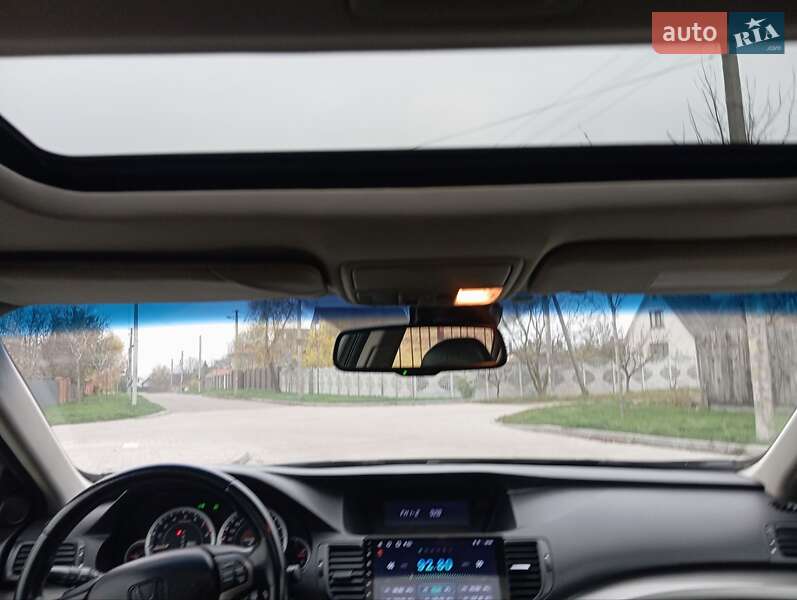 Седан Honda Accord 2010 в Бучі