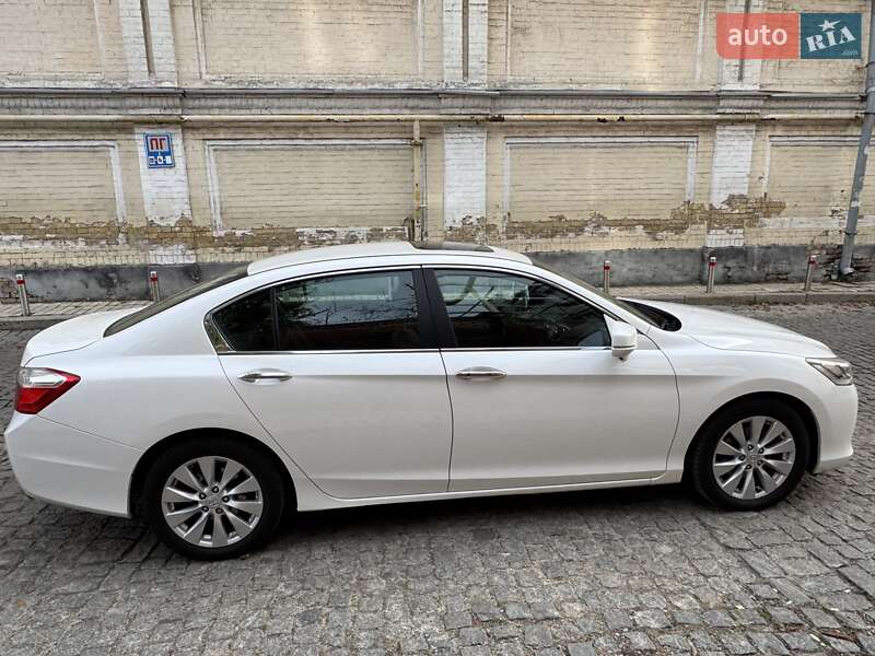 Седан Honda Accord 2013 в Києві