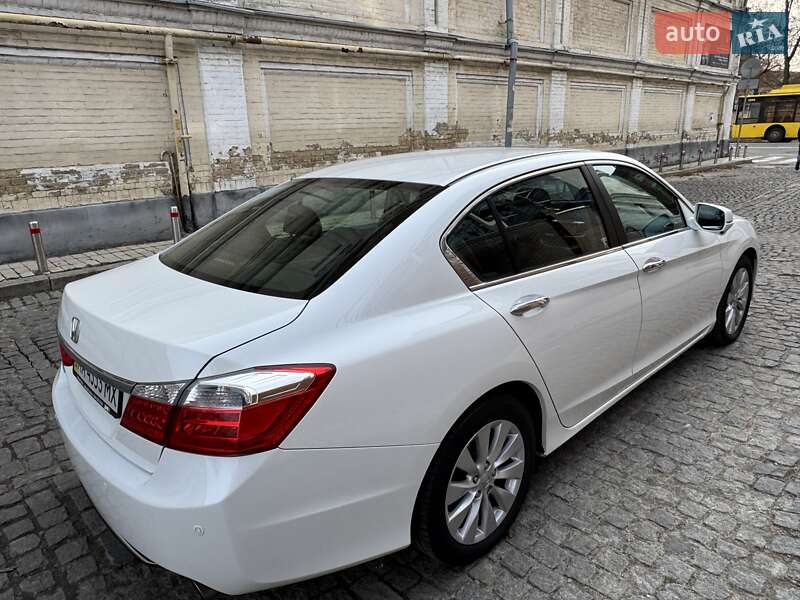 Седан Honda Accord 2013 в Києві