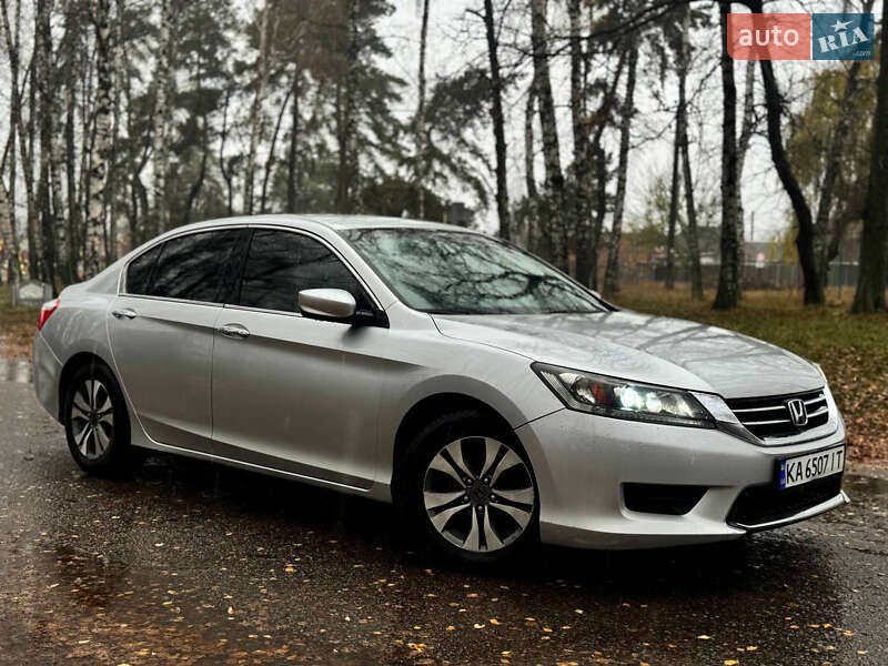 Седан Honda Accord 2013 в Охтирці