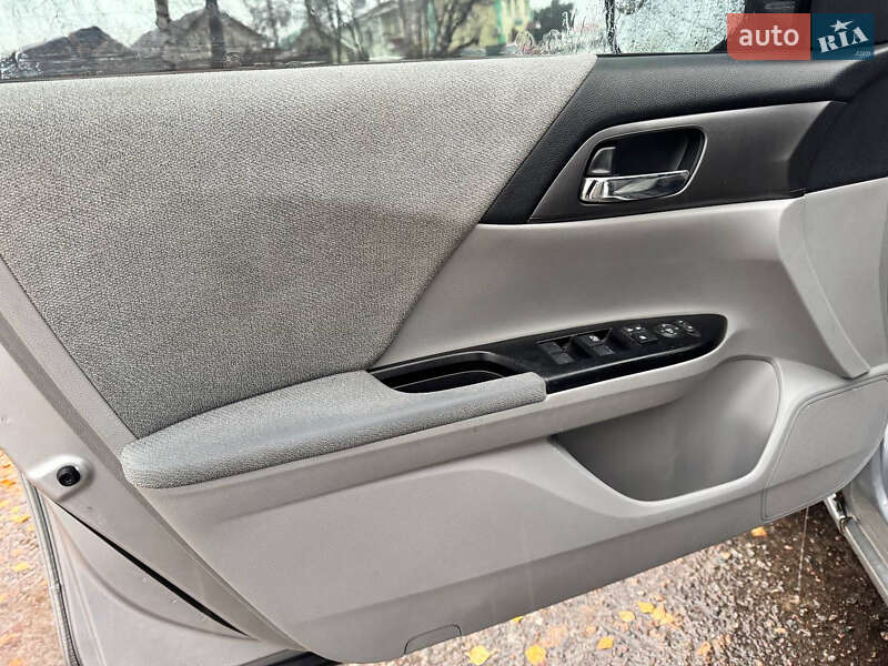 Седан Honda Accord 2013 в Охтирці