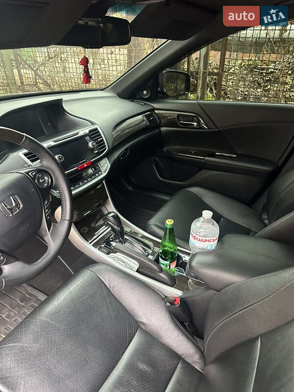 Седан Honda Accord 2013 в Днепре