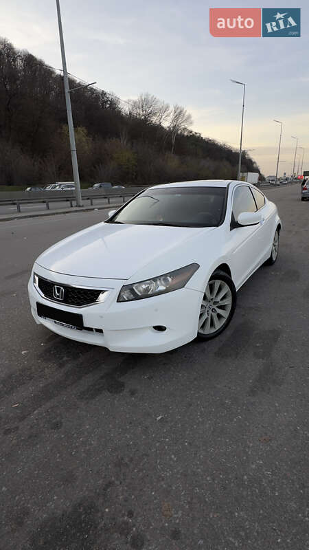 Купе Honda Accord 2008 в Киеве