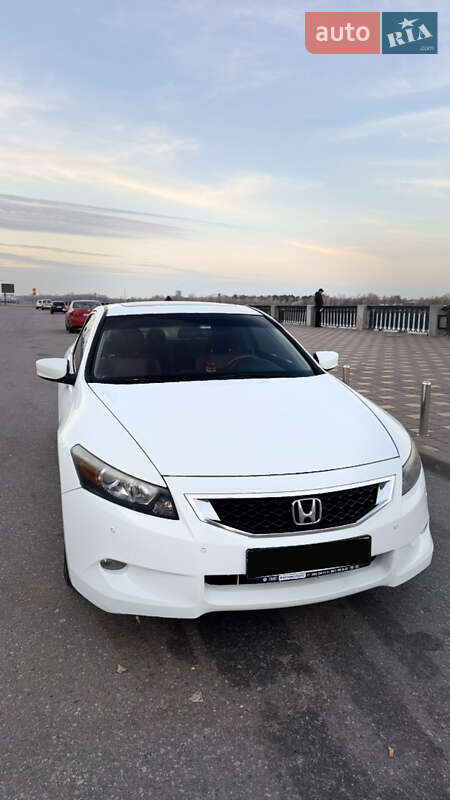 Купе Honda Accord 2008 в Киеве
