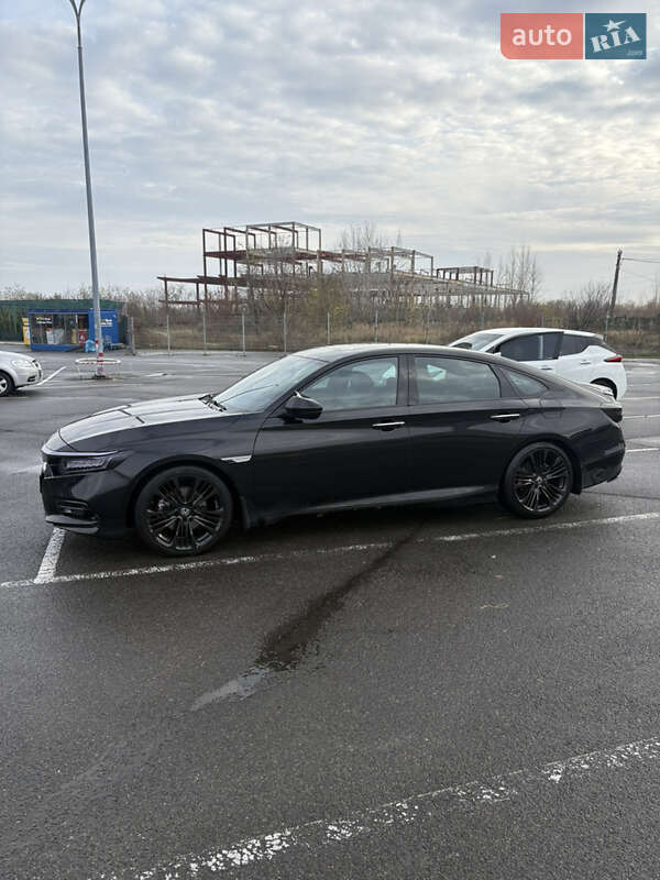 Седан Honda Accord 2018 в Киеве