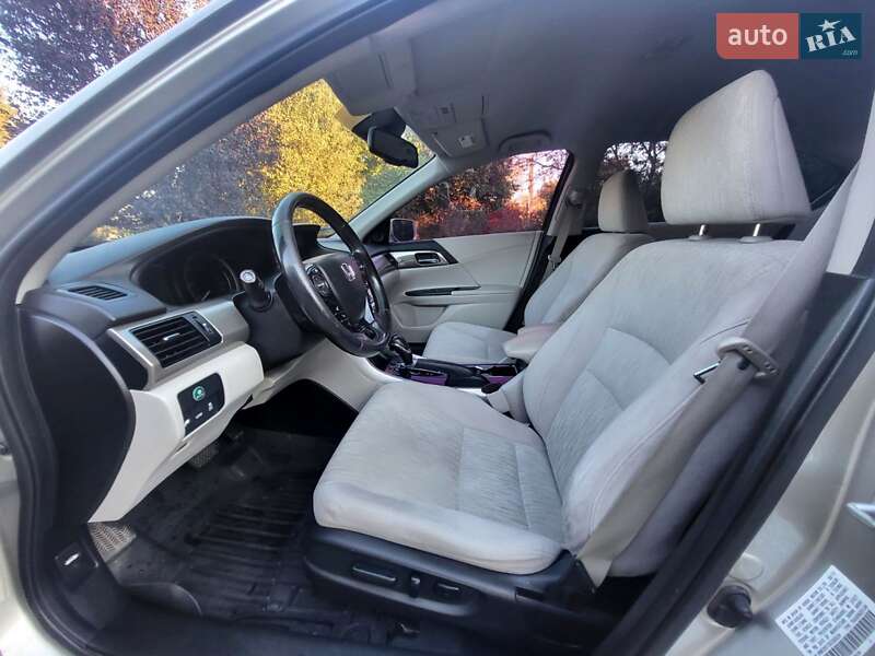 Седан Honda Accord 2013 в Запорожье