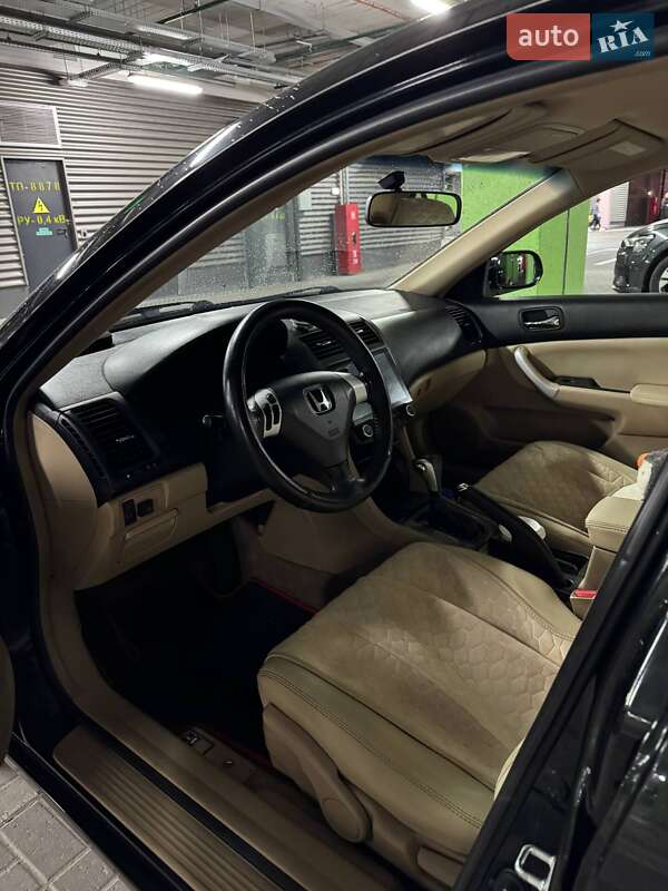 Седан Honda Accord 2003 в Киеве