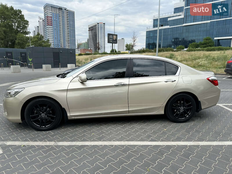 Седан Honda Accord 2013 в Киеве фото 5 Седан Honda Accord 2013 в Киеве