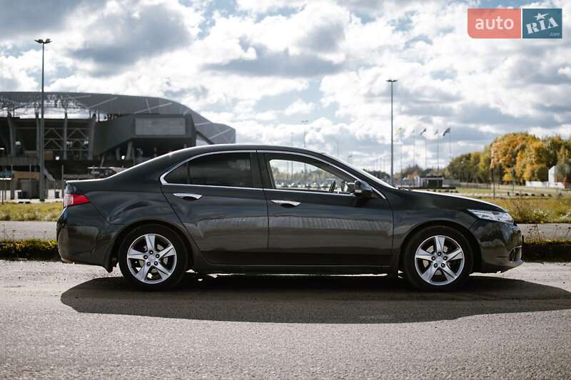 Седан Honda Accord 2012 в Львове