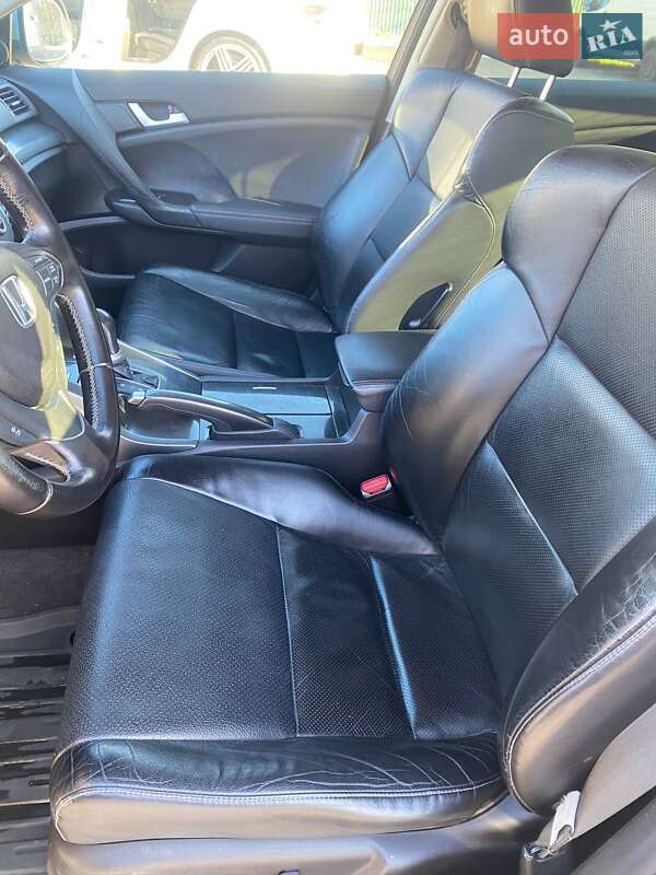 Седан Honda Accord 2012 в Києві