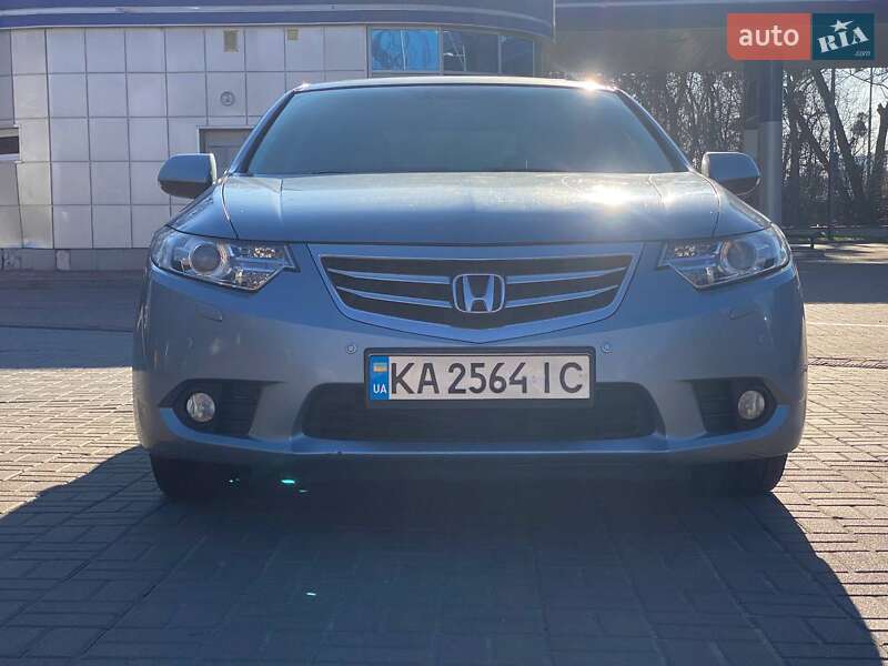 Седан Honda Accord 2012 в Києві