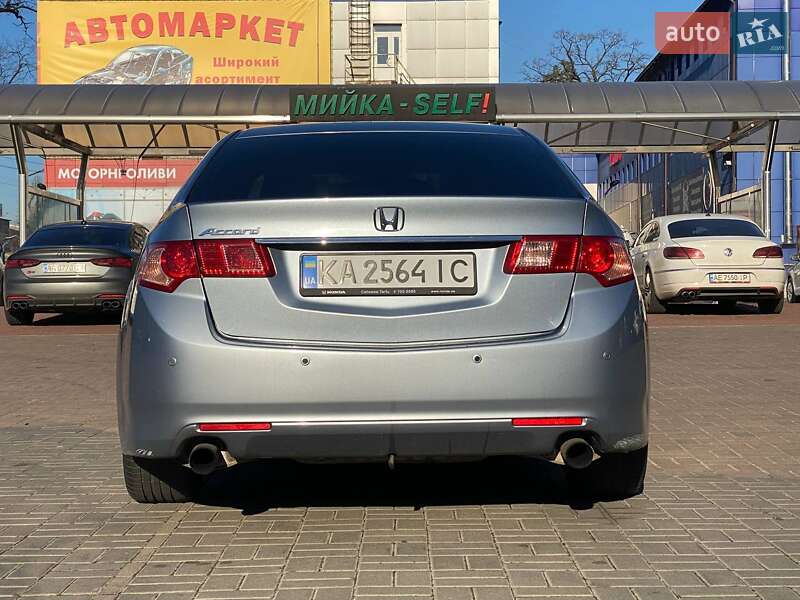 Седан Honda Accord 2012 в Києві