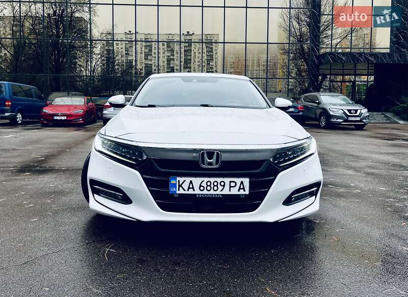 Седан Honda Accord 2019 в Киеве