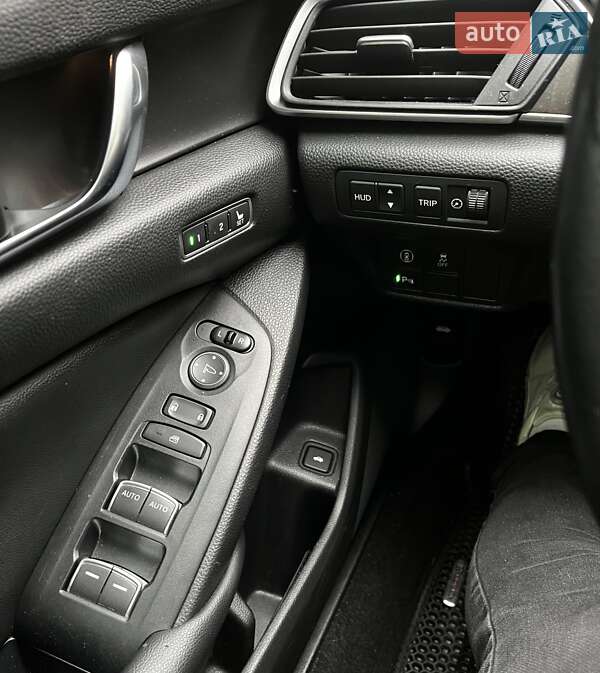 Седан Honda Accord 2019 в Киеве