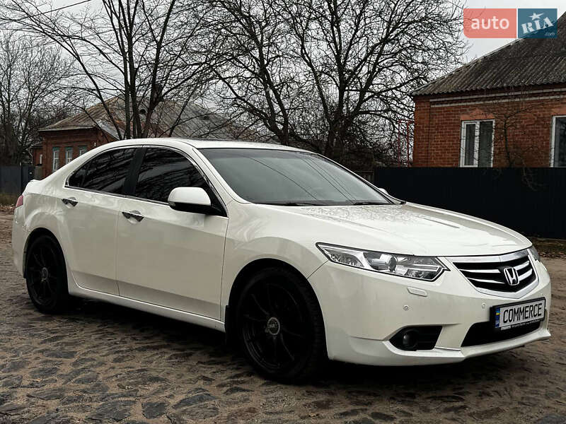 Седан Honda Accord 2012 в Ахтырке