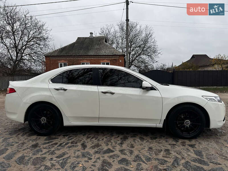 Седан Honda Accord 2012 в Ахтырке