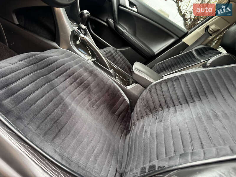 Седан Honda Accord 2012 в Ахтырке