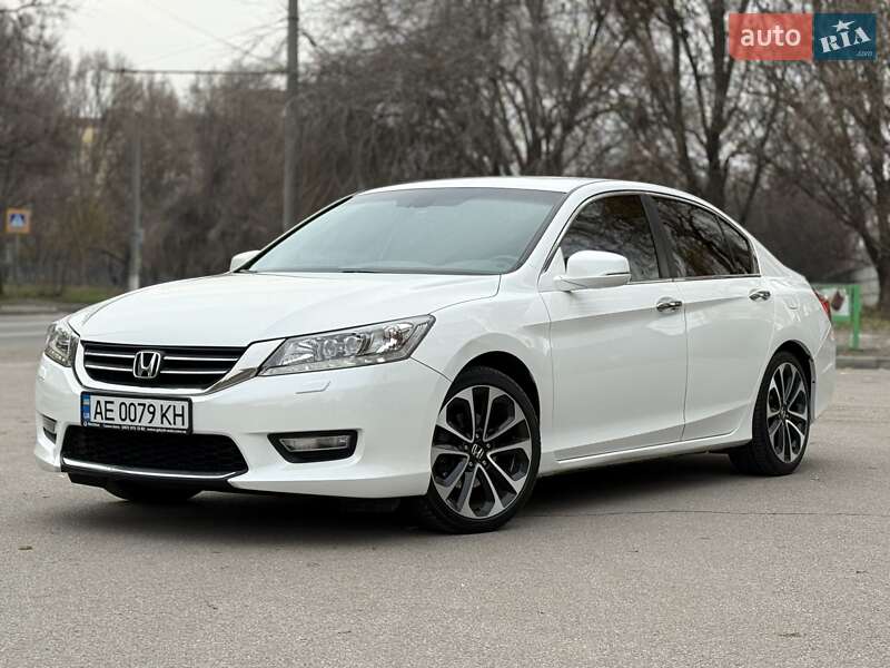 Седан Honda Accord 2013 в Днепре